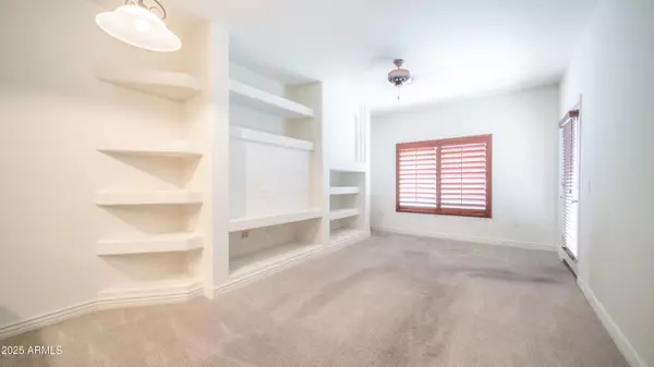 Phoenix, AZ 85054,5450 E DEER VALLEY Drive #4019