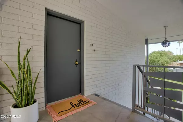 Phoenix, AZ 85016,5150 N 20TH Street #214