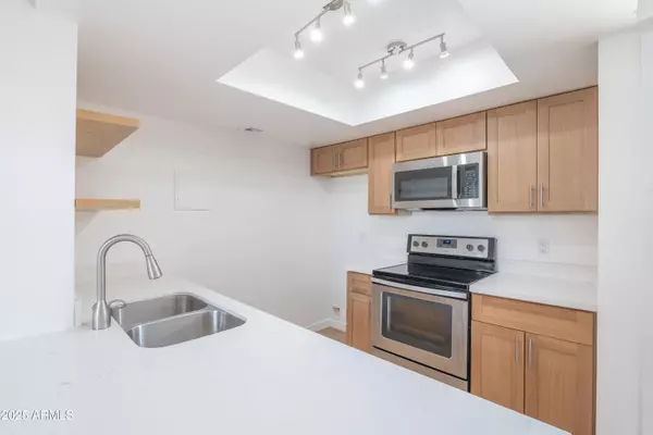 Phoenix, AZ 85014,4240 N LONGVIEW Avenue #16