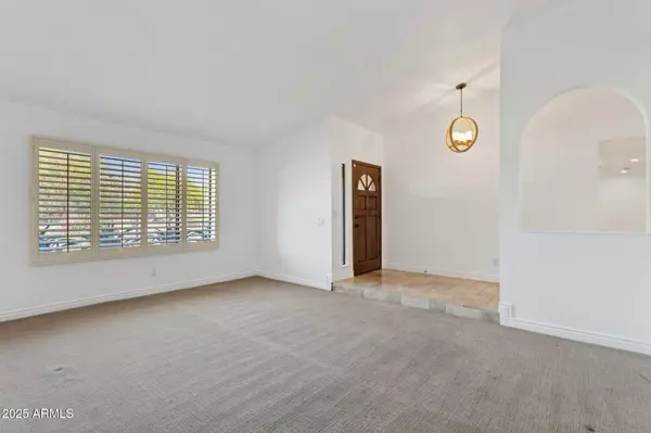 Scottsdale, AZ 85254,5903 E PARADISE Lane