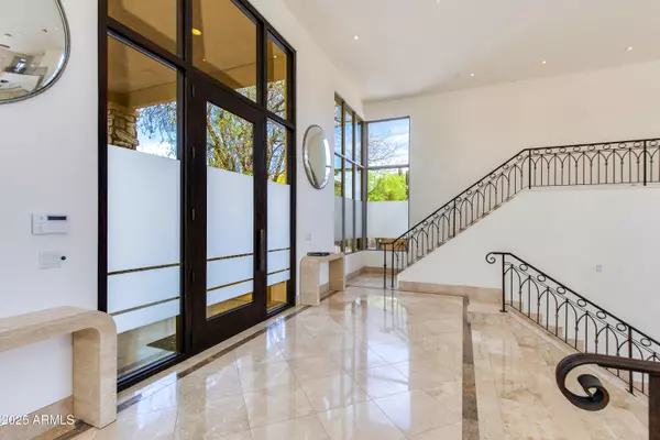 Paradise Valley, AZ 85253,6038 N 44TH Street