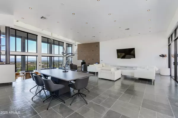 Paradise Valley, AZ 85253,4228 E HIGHLANDS Drive