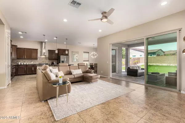 18406 W VERBENA Drive, Goodyear, AZ 85338