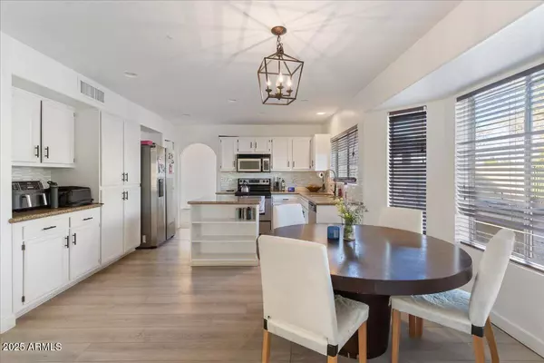 Gilbert, AZ 85233,1301 N KINGSTON Street