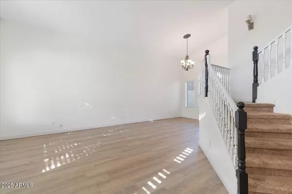 Gilbert, AZ 85233,1301 N KINGSTON Street