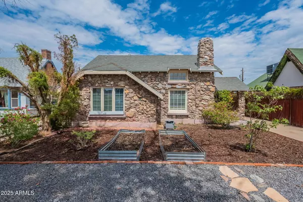 Phoenix, AZ 85009,1922 W HOLLY Street