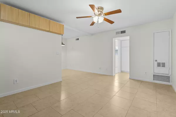 Phoenix, AZ 85014,749 E MONTEBELLO Avenue #127