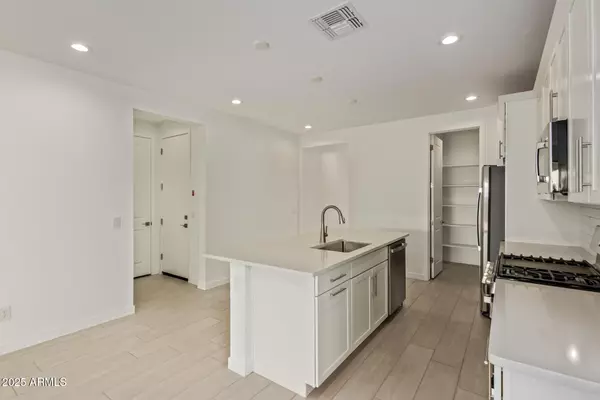 Goodyear, AZ 85338,15829 W VOGEL Avenue