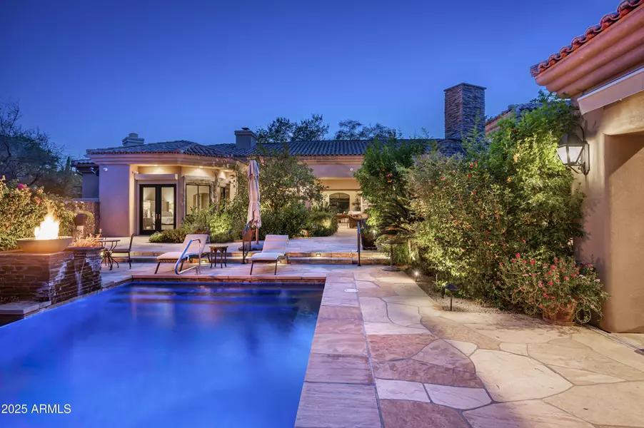 8150 N Ridgeview Drive, Paradise Valley, AZ 85253