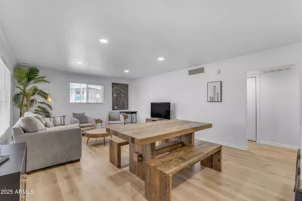 Scottsdale, AZ 85257,6943 E GRANADA Road