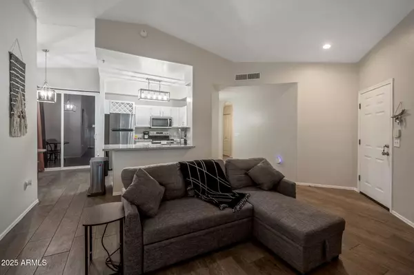 Phoenix, AZ 85027,2929 W YORKSHIRE Drive #1102