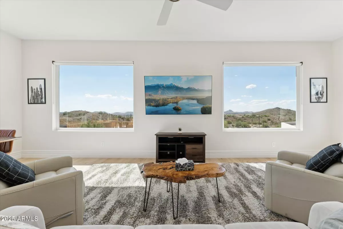 Phoenix, AZ 85085,221 W JOMAX Road #1