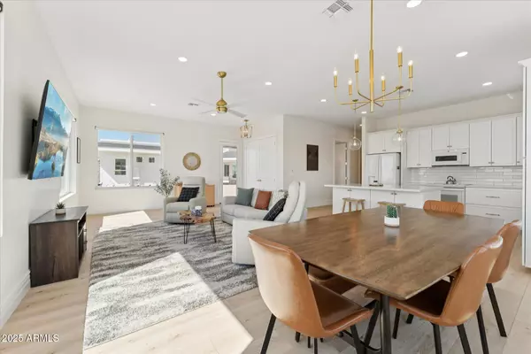 Phoenix, AZ 85085,221 W JOMAX Road #1