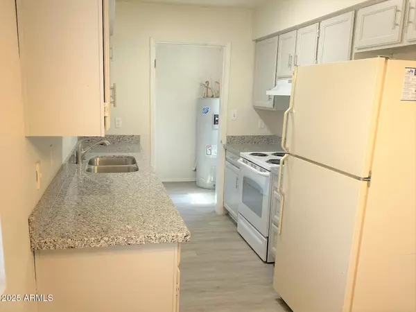 Mesa, AZ 85204,452 S Olive Street #8