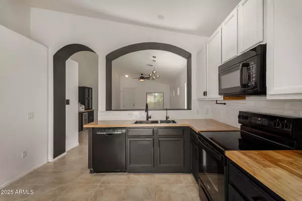 Casa Grande, AZ 85122,1170 E JARDIN Drive