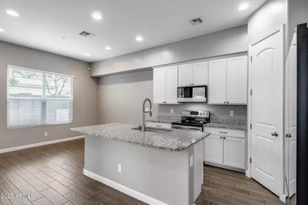 Phoenix, AZ 85018,3023 N 37TH Place