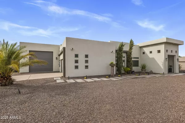 Paradise Valley, AZ 85253,5868 E ONYX Avenue