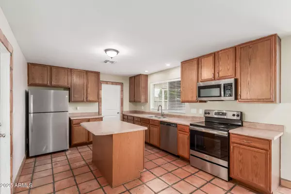 Phoenix, AZ 85051,3825 W BERYL Avenue