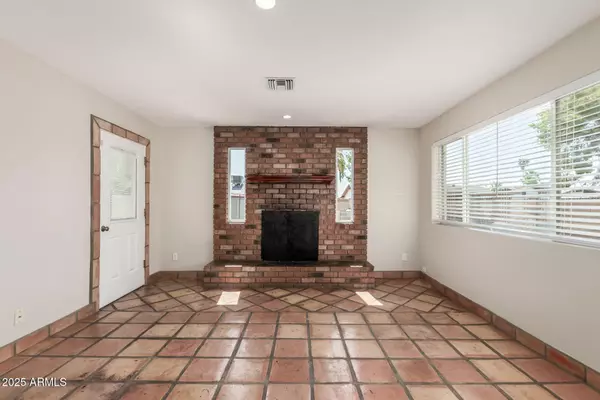 Phoenix, AZ 85051,3825 W BERYL Avenue