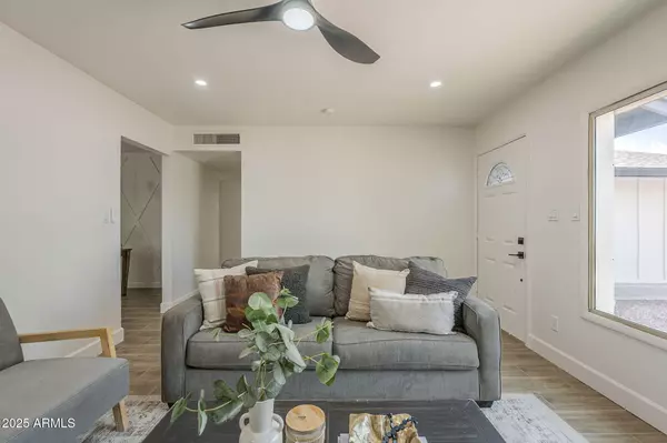 Phoenix, AZ 85032,2628 E ASTER Drive