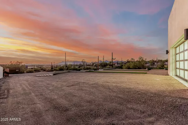 Apache Junction, AZ 85119,2075 N HOLMES Road