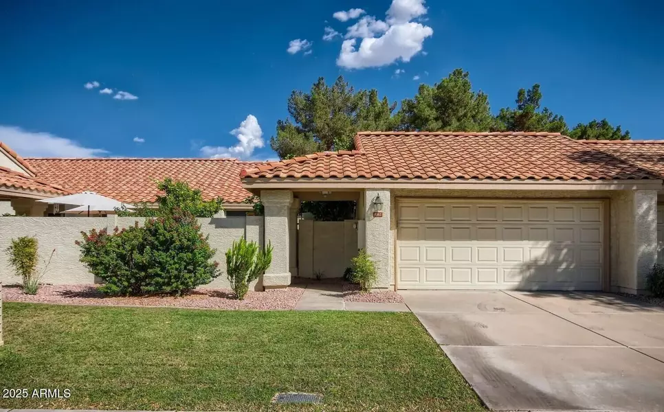 1061 E CHILTON Drive, Tempe, AZ 85283