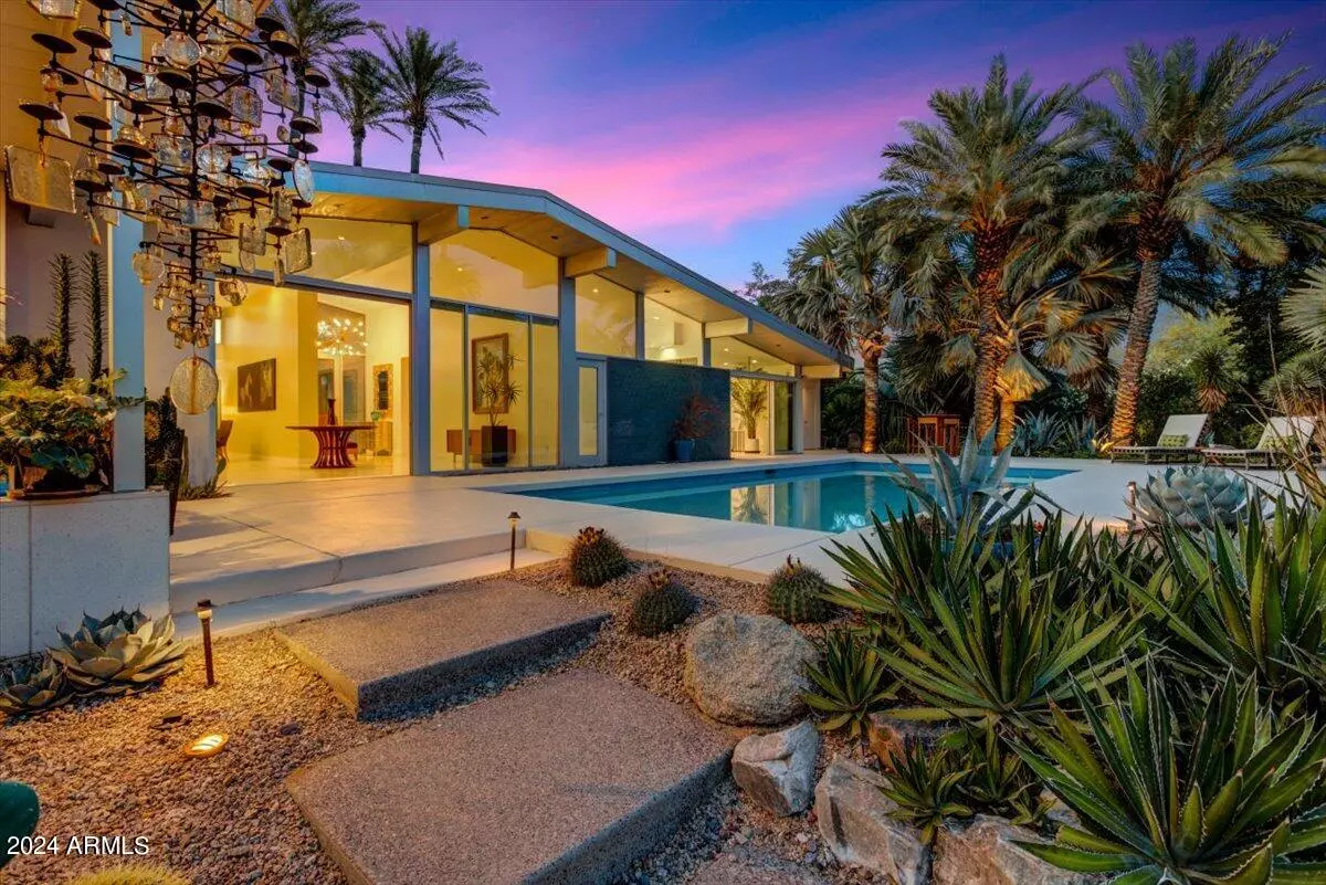 Paradise Valley, AZ 85253,8517 N 48TH Place