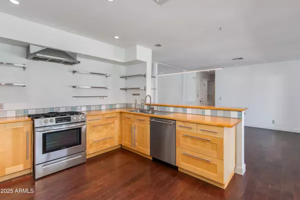 Phoenix, AZ 85018,3309 E MONTECITO Avenue