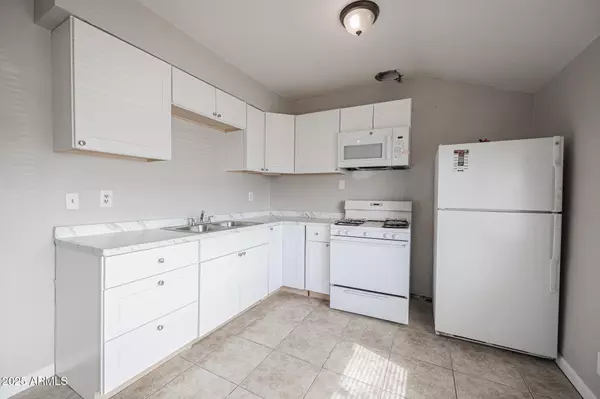 Chandler, AZ 85225,864 E CHANDLER Boulevard #9