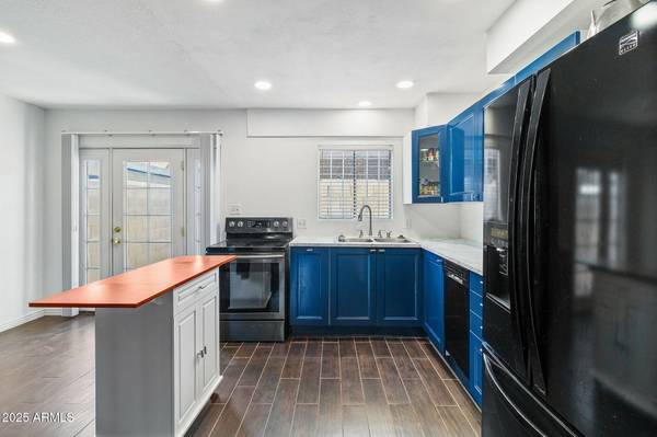 Phoenix, AZ 85017,2724 W MCLELLAN Boulevard #131