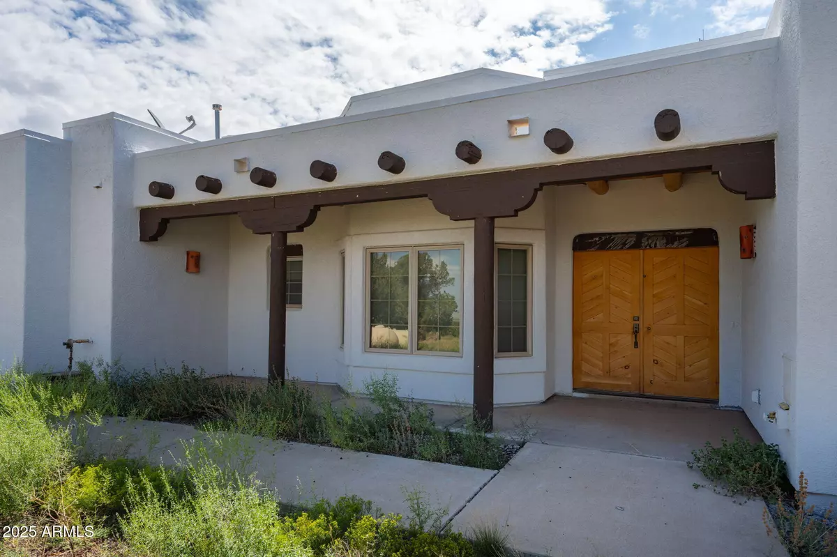 Seligman, AZ 86337,35575 W PALE MOON Road