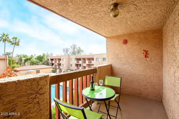 Scottsdale, AZ 85251,3031 N CIVIC CENTER Plaza #306