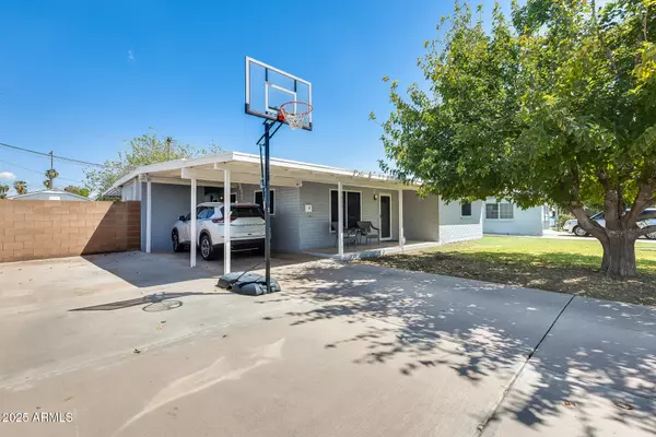 Phoenix, AZ 85015,6657 N 19TH Drive