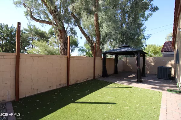 Gilbert, AZ 85234,602 N COBBLESTONE Street