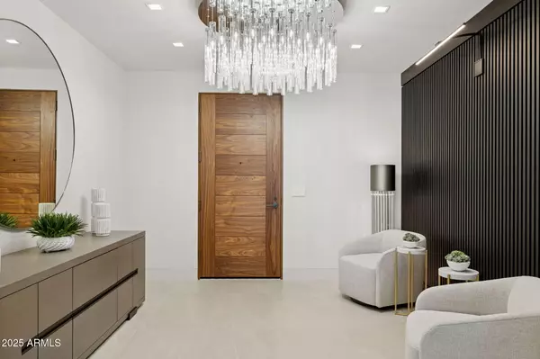 Paradise Valley, AZ 85253,6587 N PALMERAIE Boulevard #2020