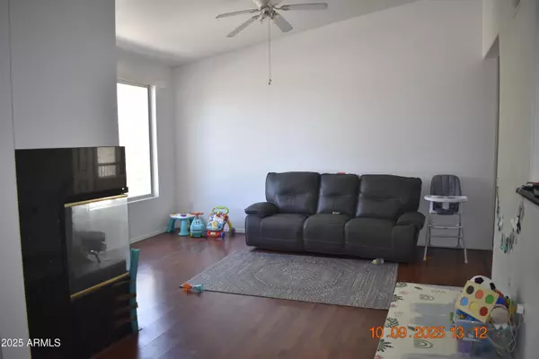 Phoenix, AZ 85027,2929 W YORKSHIRE Drive #2109