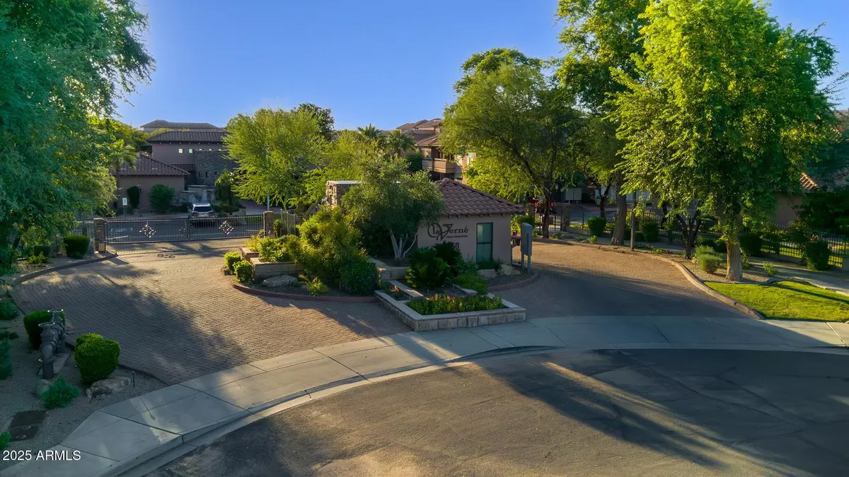 Phoenix, AZ 85050,20660 N 40th Street Street #1137