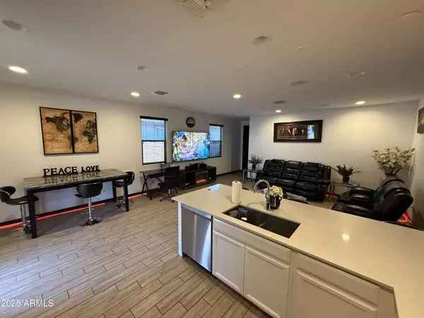 Glendale, AZ 85305,8956 W SOLANO Drive