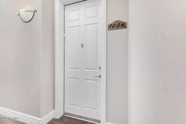 Phoenix, AZ 85054,5450 E DEER VALLEY Drive #1006