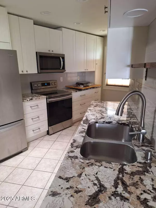 Sun City, AZ 85373,10533 W OCOTILLO Drive