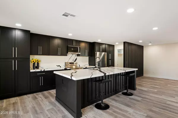 Phoenix, AZ 85053,3008 W MICHIGAN Avenue