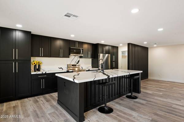 Phoenix, AZ 85053,3008 W MICHIGAN Avenue