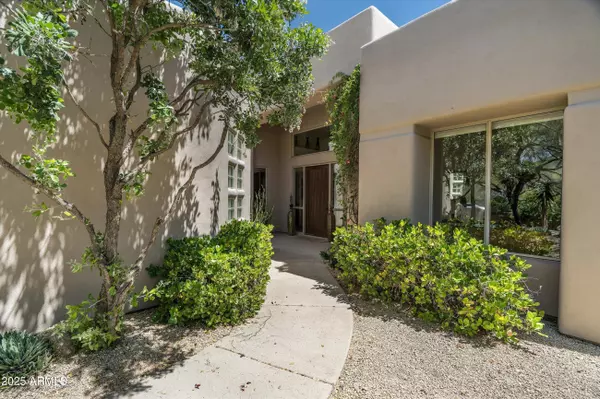 Scottsdale, AZ 85266,34221 N BOULDERS Parkway