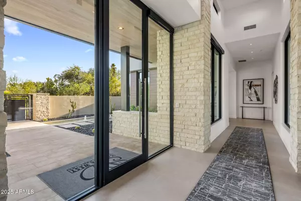 Paradise Valley, AZ 85253,7044 E CHENEY Drive