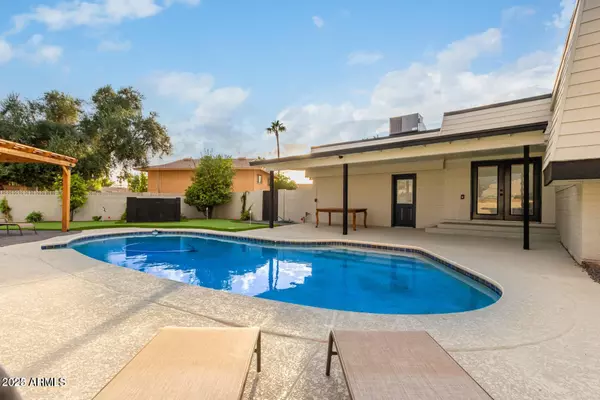 Tempe, AZ 85282,429 E GREENWAY Drive