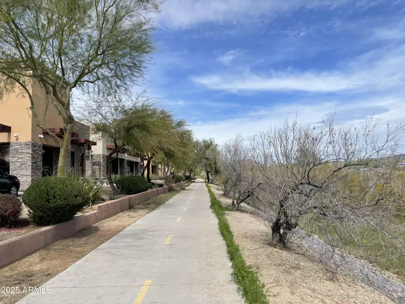 7622 W Deer Valley Road #-, Peoria, AZ 85382