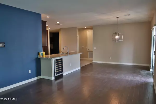 Chandler, AZ 85248,2511 W QUEEN CREEK Road #326