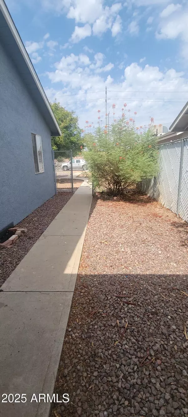 Phoenix, AZ 85008,313 N 47TH Street