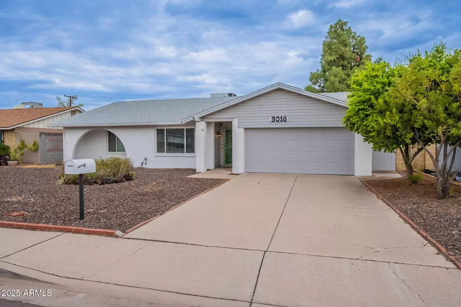 3016 W ACOMA Drive, Phoenix, AZ 85053