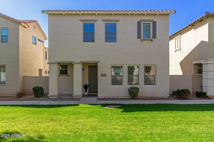 3467 S FALCON Drive, Gilbert, AZ 85297